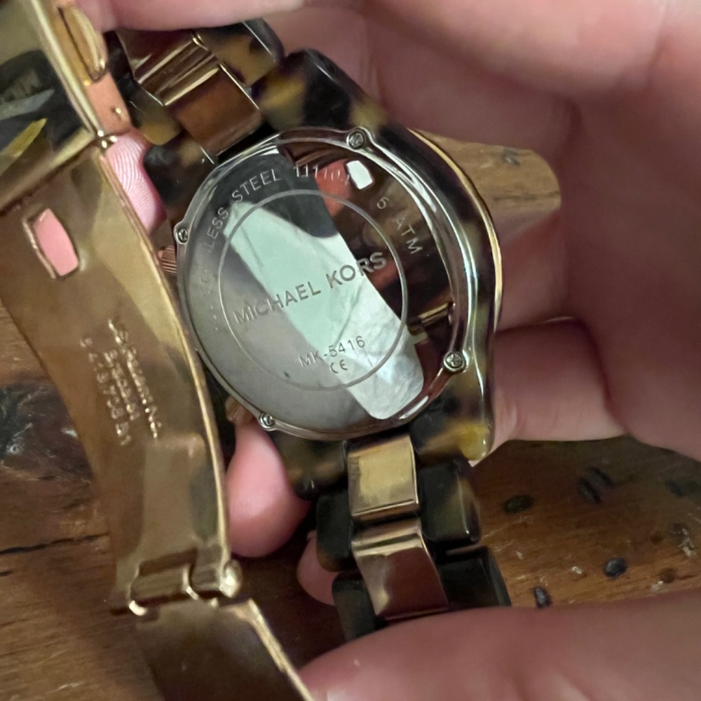 Michael Kors Tortoise Watch - Picture 6 of 6
